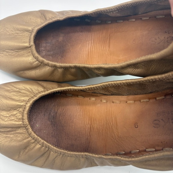 Tieks Gold Flats Size 9 Leather Metallic - Picture 4 of 13